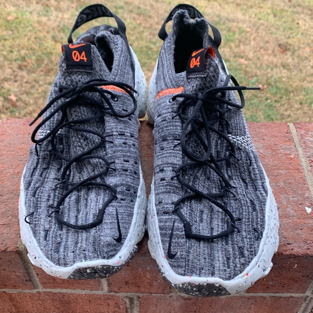 Nike sneakers;14 in size.comes in original box